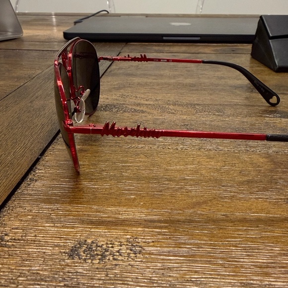 Moschino Heart Red Sunglasses main image 7